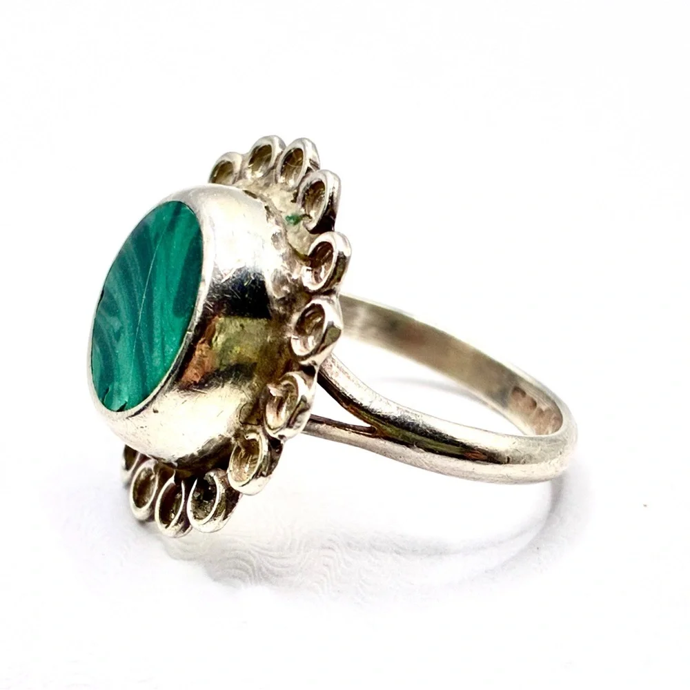 Vintage SIGNED MEXICO Malachite Ring with Sterling Silver Flower Backdrop